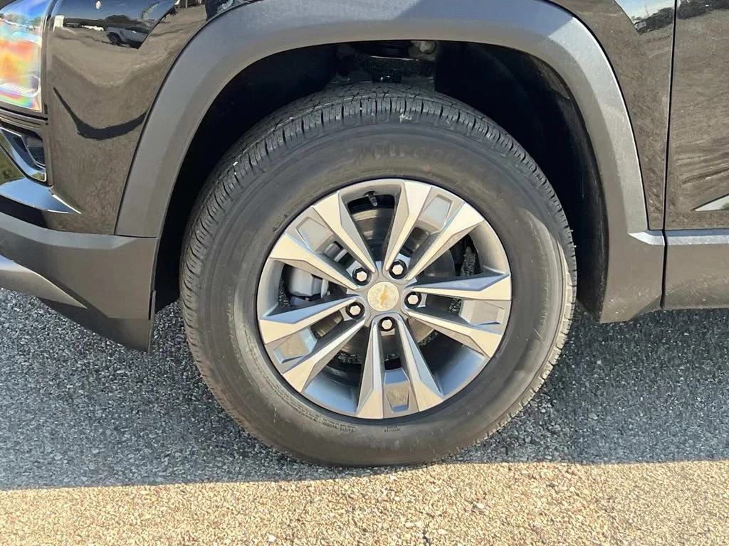 2026 Chevrolet Equinox LT - Photo 25