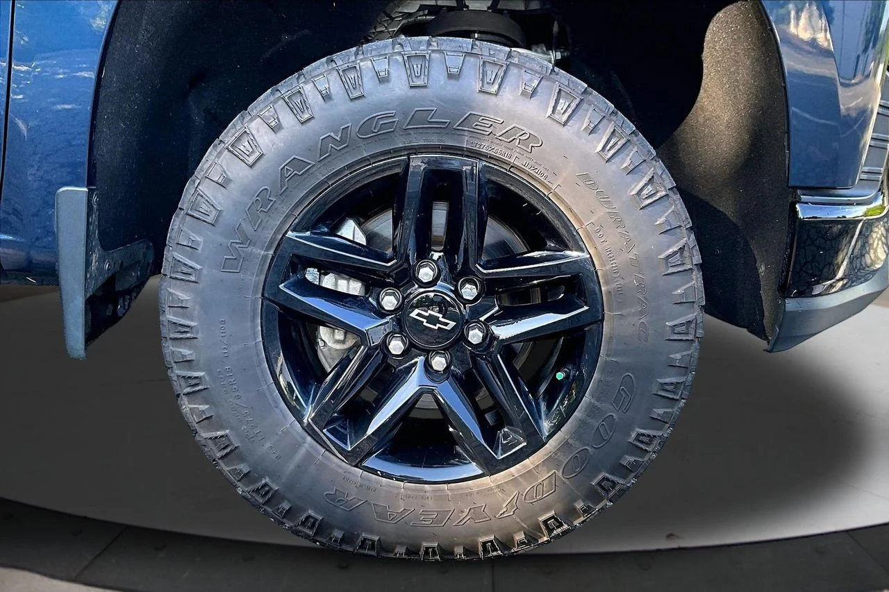 Used 2019 Blue Chevrolet Custom Trail Boss image 32
