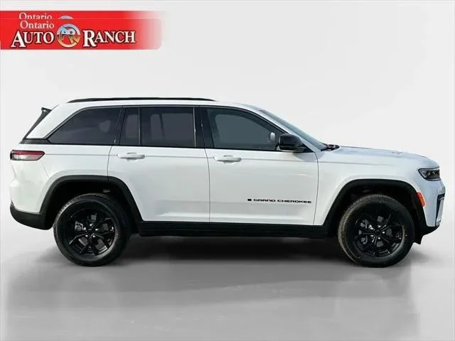 2026 Jeep Grand Cherokee Laredo - Photo 6