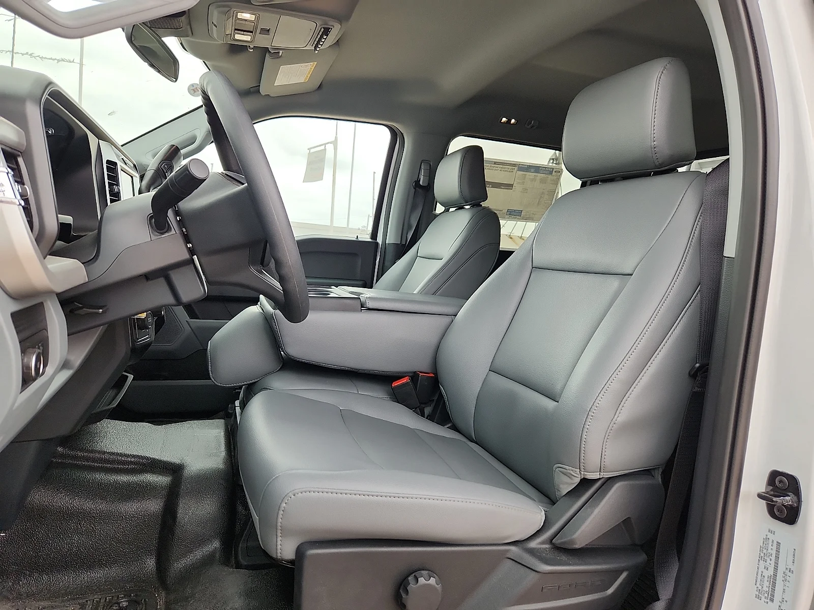 New 2026 Oxford White Ford F-350® XL image 17