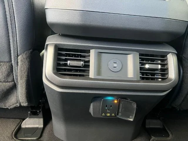 New 2025 Oxford White Ford Lariat® image 49