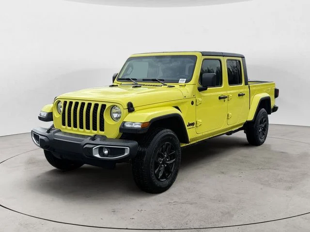 Pre-Owned 2023 Jeep Gladiator Sport S 4WD 4D Crew Cab