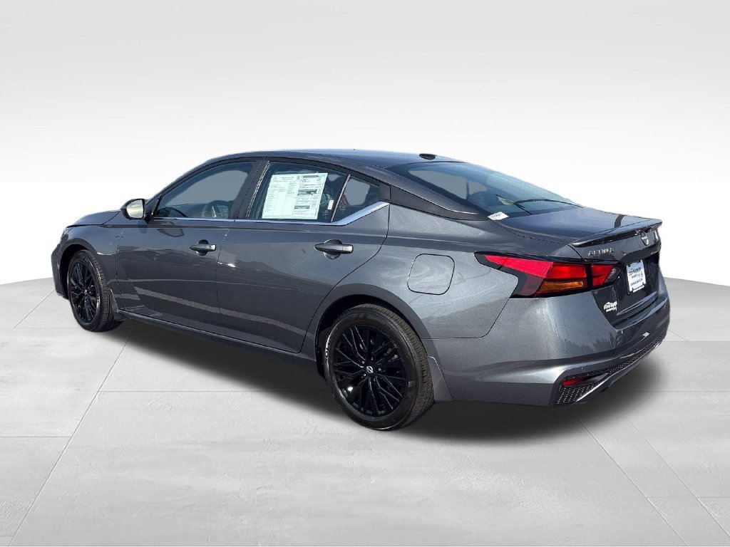New 2026 Gray Nissan 2.5 SV image 3