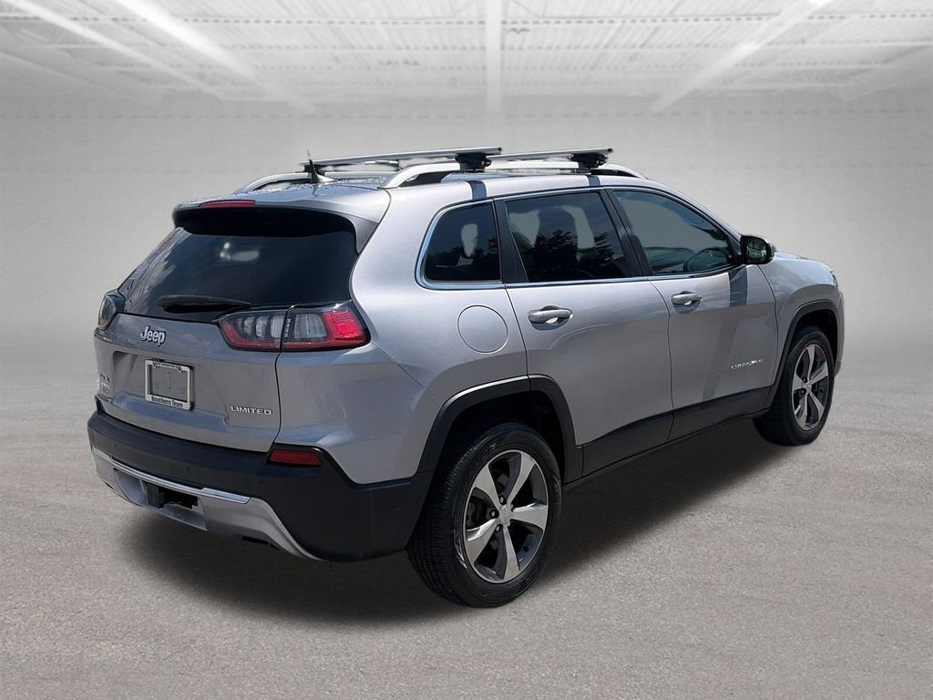 Used 2019 Silver Jeep Limited image 6