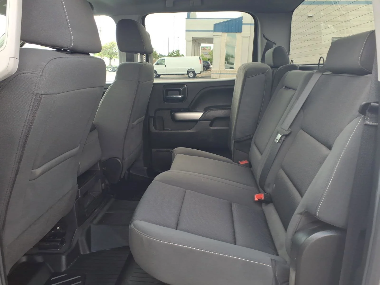 Used 2018 Summit White Chevrolet LT image 23