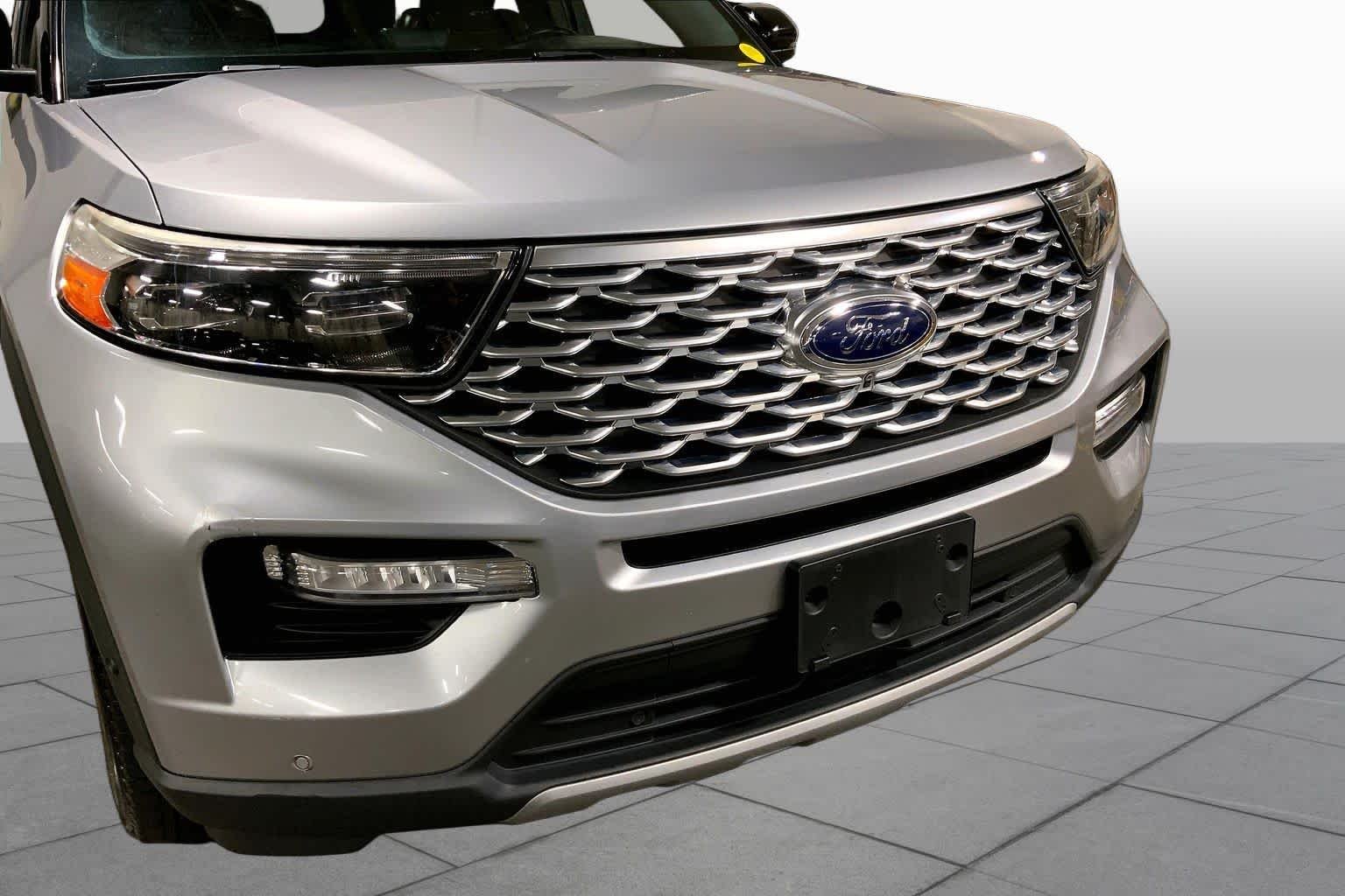 Used 2020 Iconic Silver Metallic Ford Platinum image 30