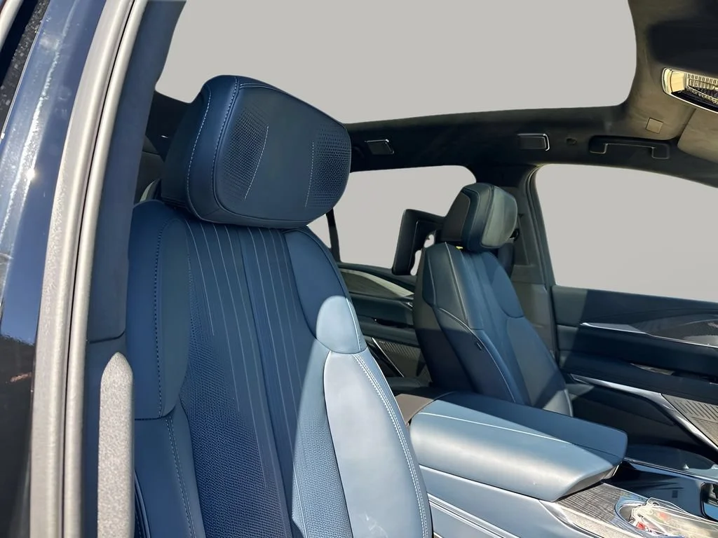 2026 Cadillac Escalade IQ Premium Luxury - Photo 16