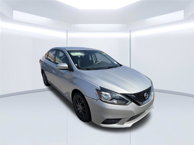 Used 2016 Silver Nissan S image 3