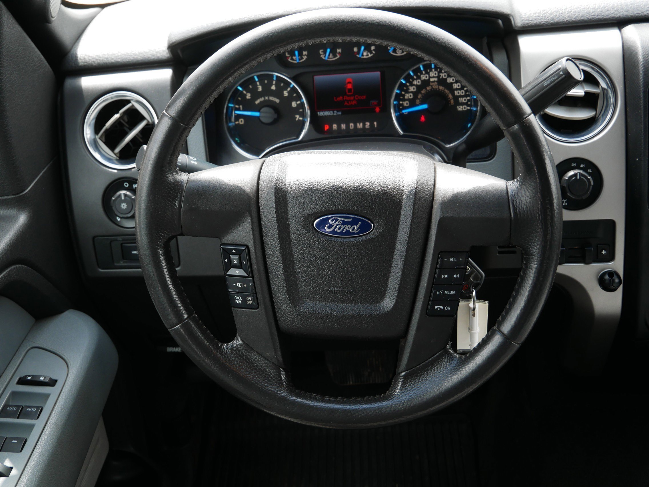 Used 2014  Ford XLT image 17