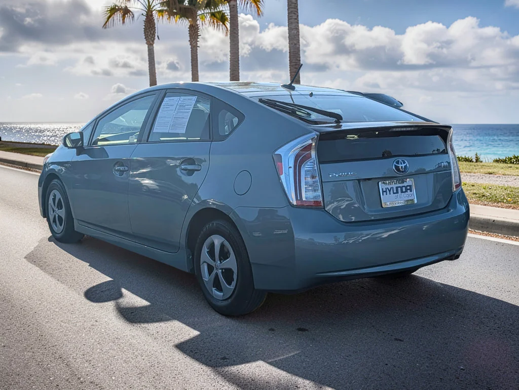 Used 2012 Beige Toyota Three image 7