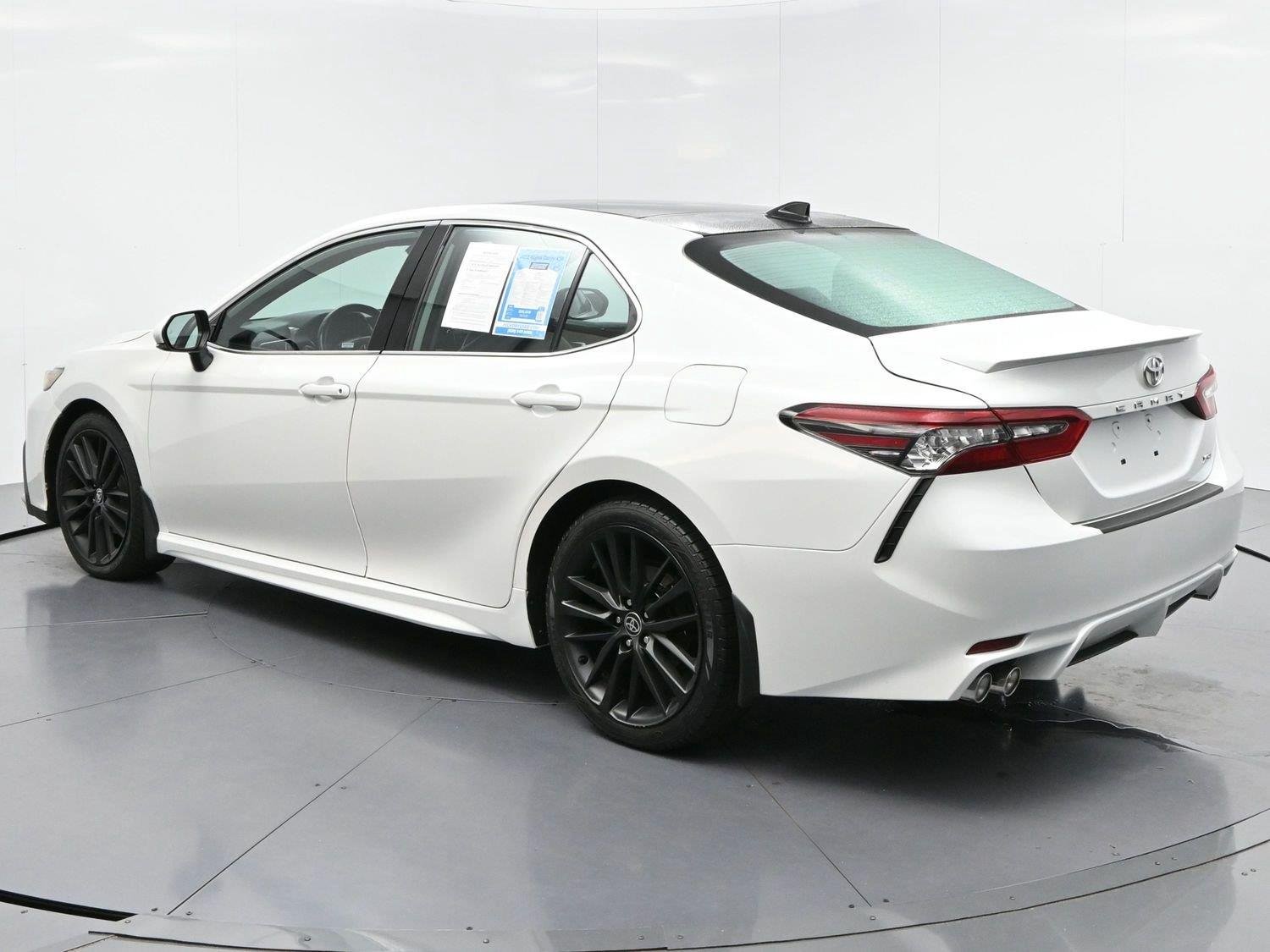 Used 2022 Wind Chill Pearl Toyota XSE image 5