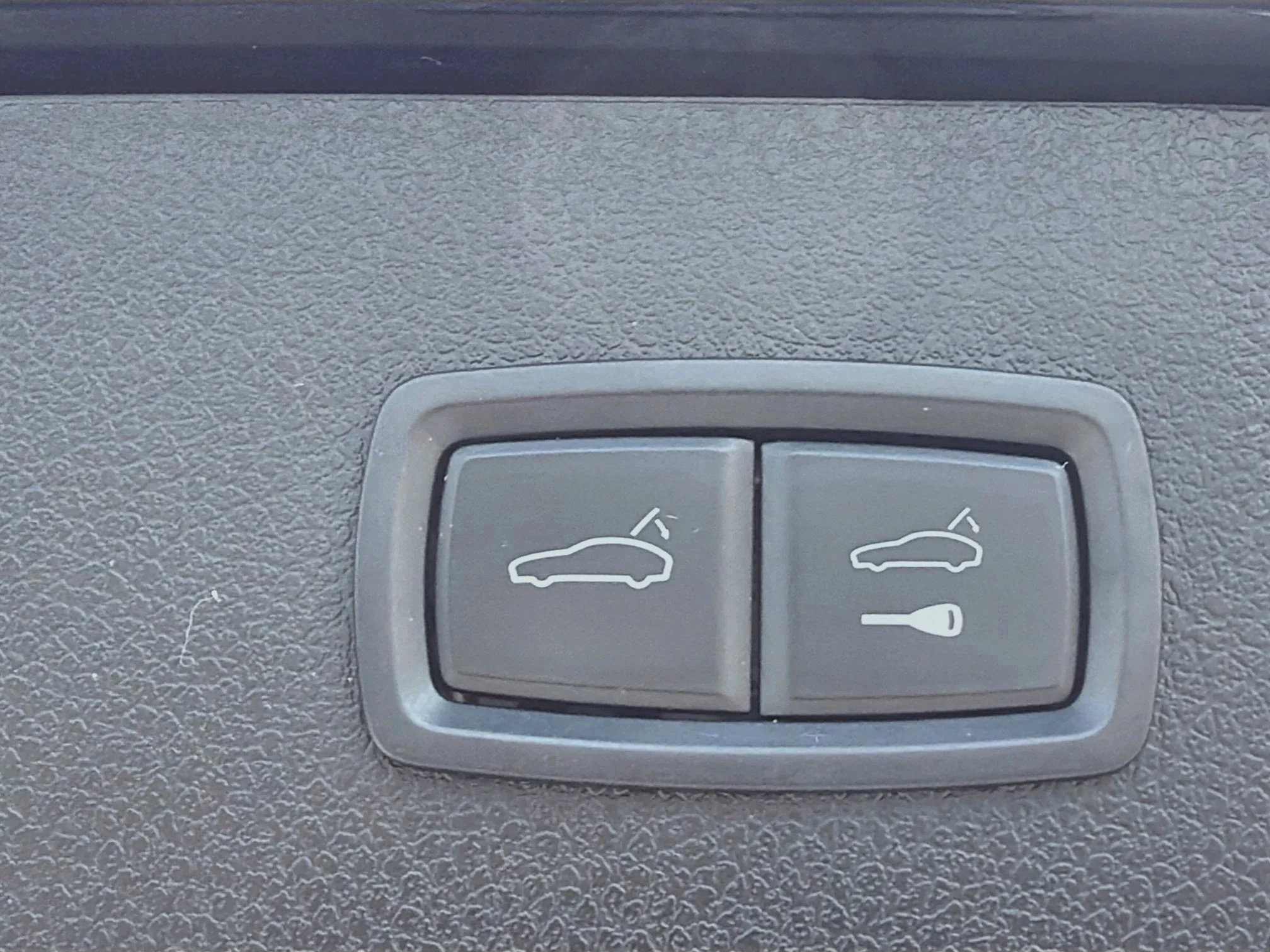Used 2019 Blue Porsche Base image 13