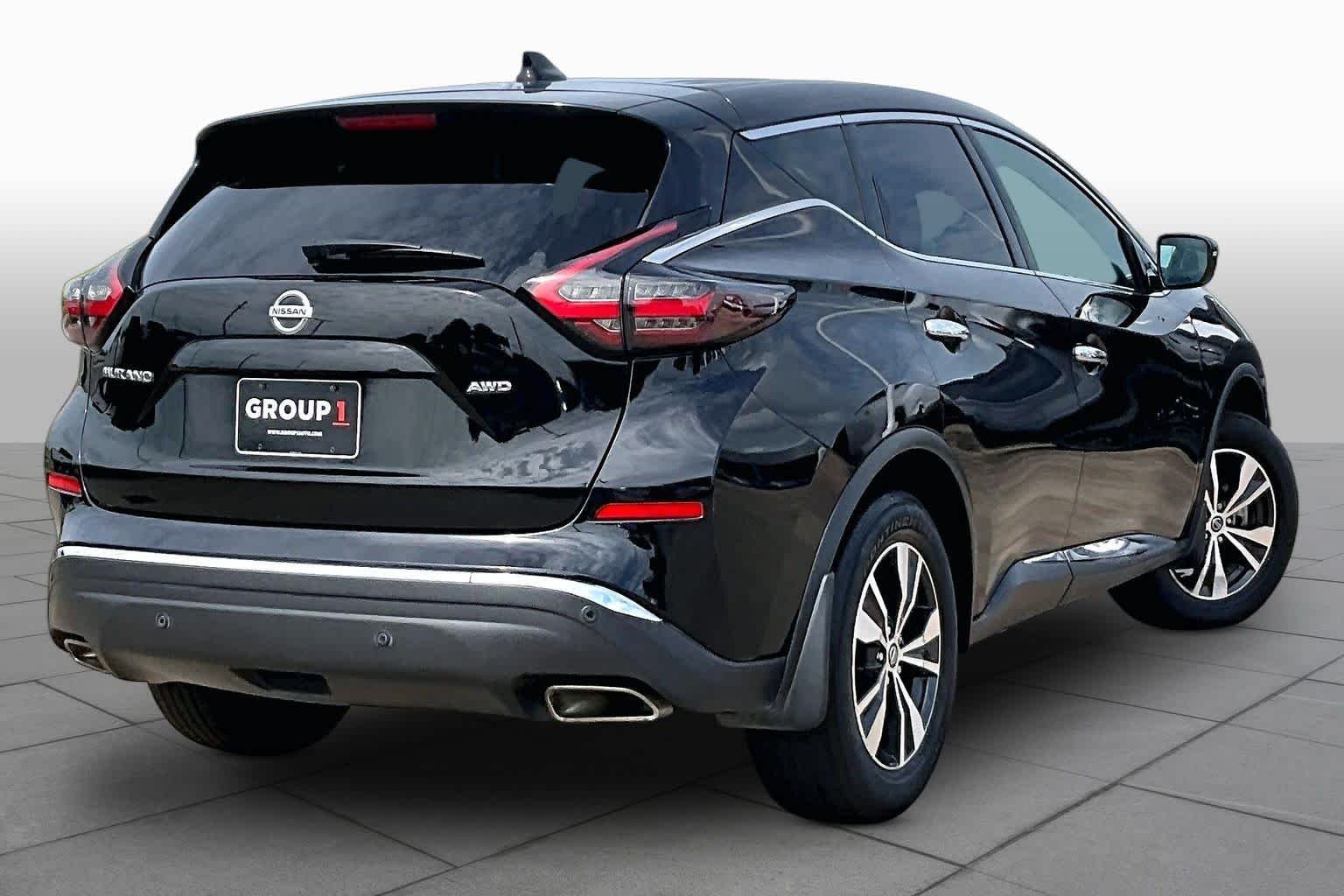 Used 2020 Super Black Metallic Nissan S image 13