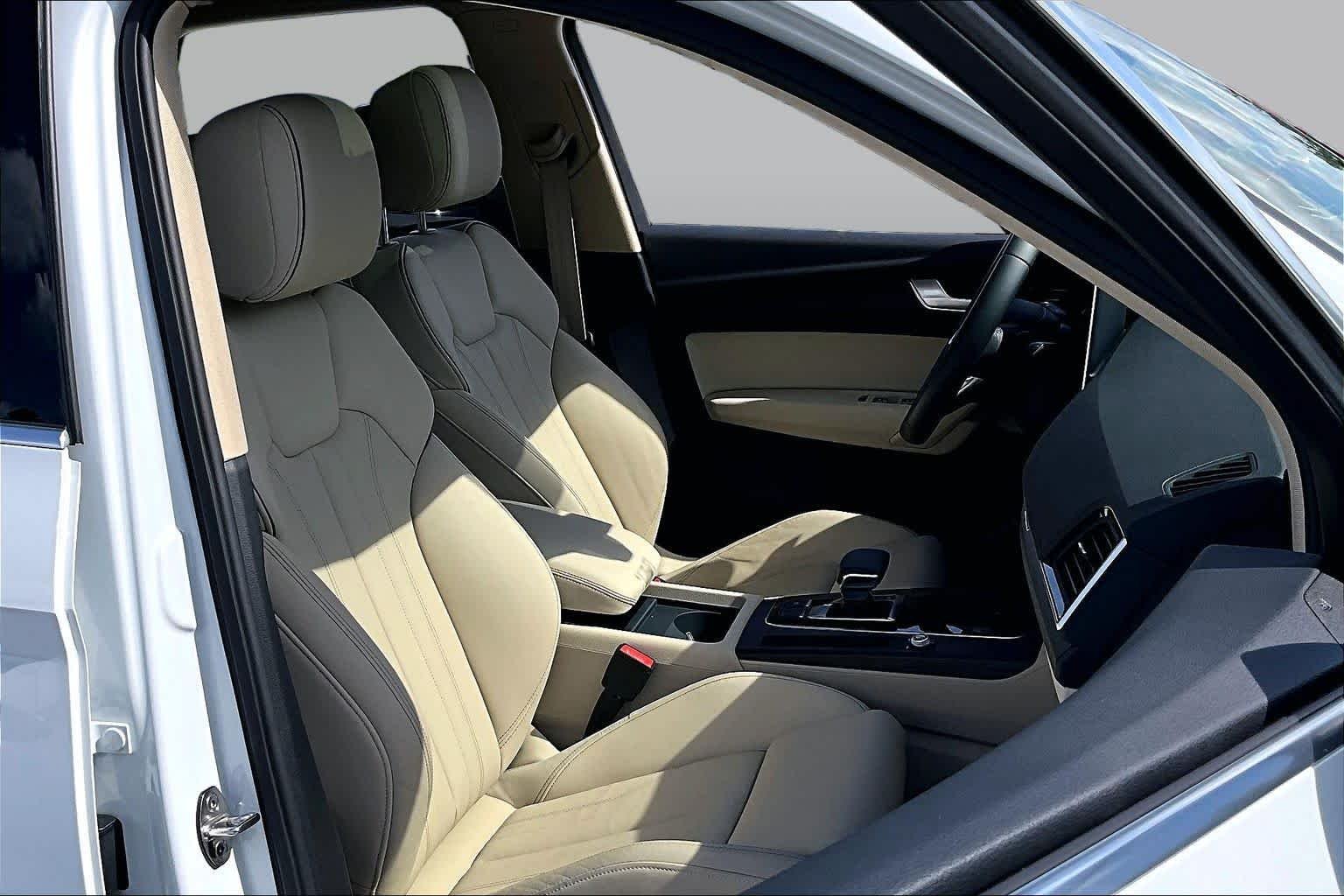 Used 2024 Glacier White Metallic Audi S line Premium image 9