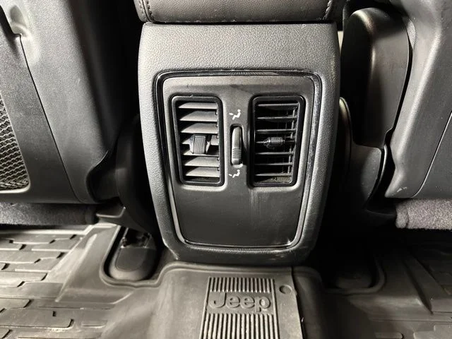 Used 2020 Billet Silver Metallic Jeep Laredo image 13