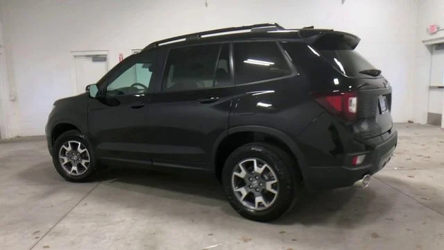 Certified Used 2023 Crystal Black Pearl Honda TrailSport image 9