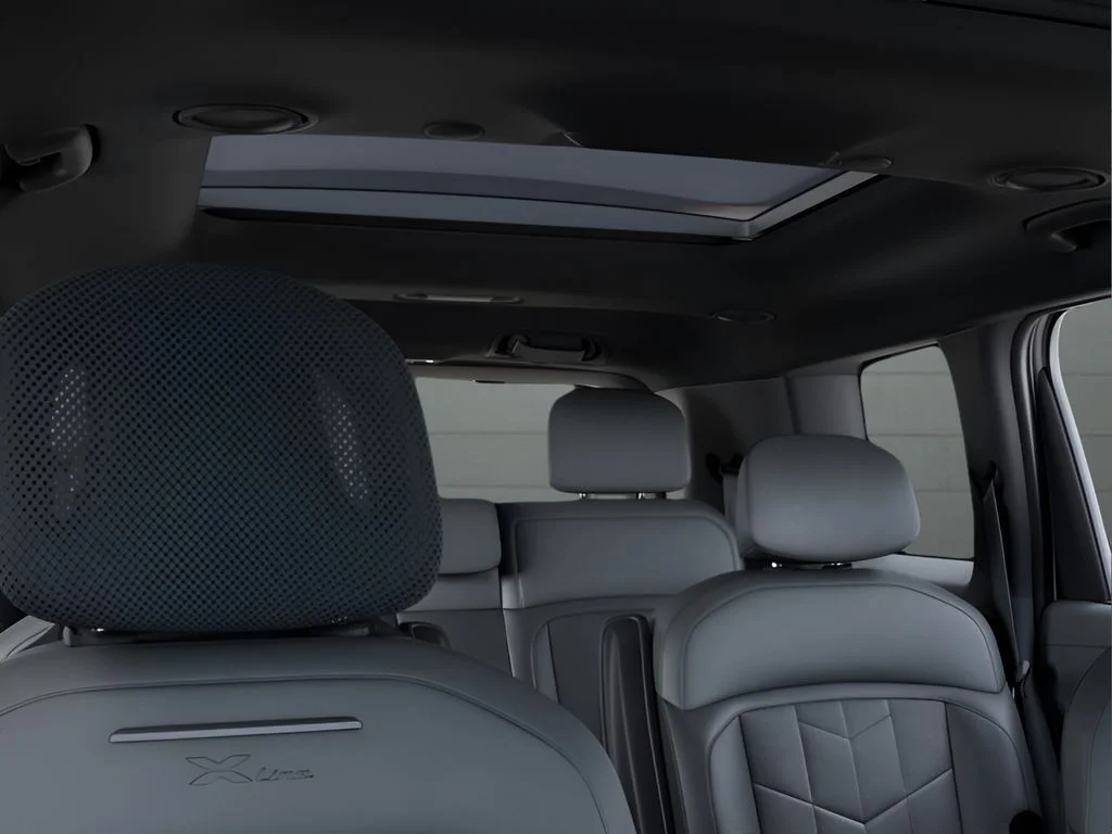 New 2027 Glacial White Pearl Kia X-Line SX image 22