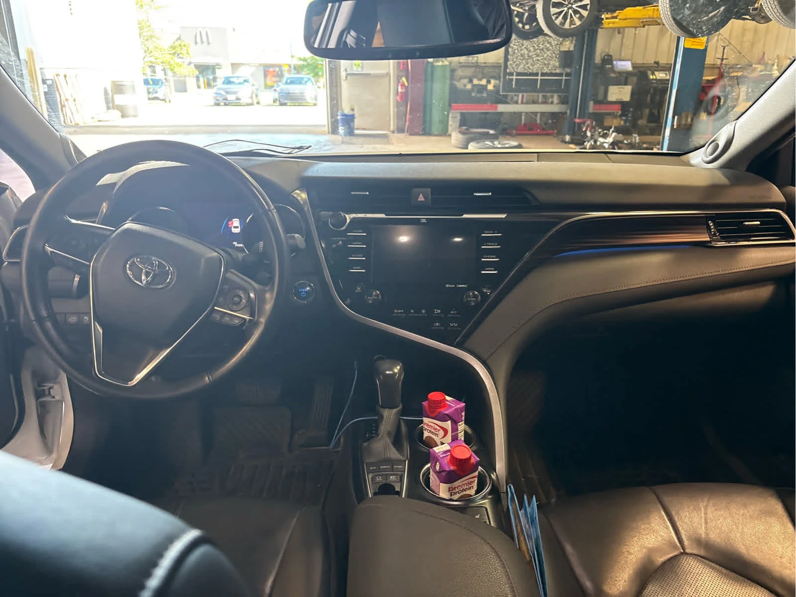 Used 2020 Wind Chill Pearl Toyota Hybrid XLE image 7