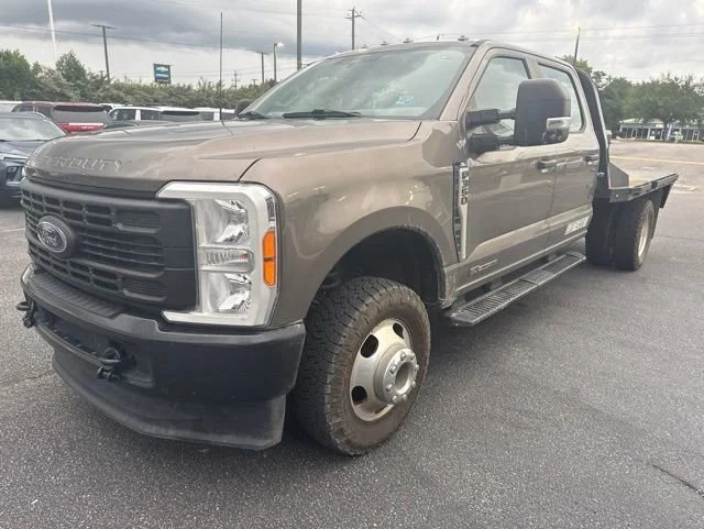 Used 2023 Stone Gray Ford XL image 3