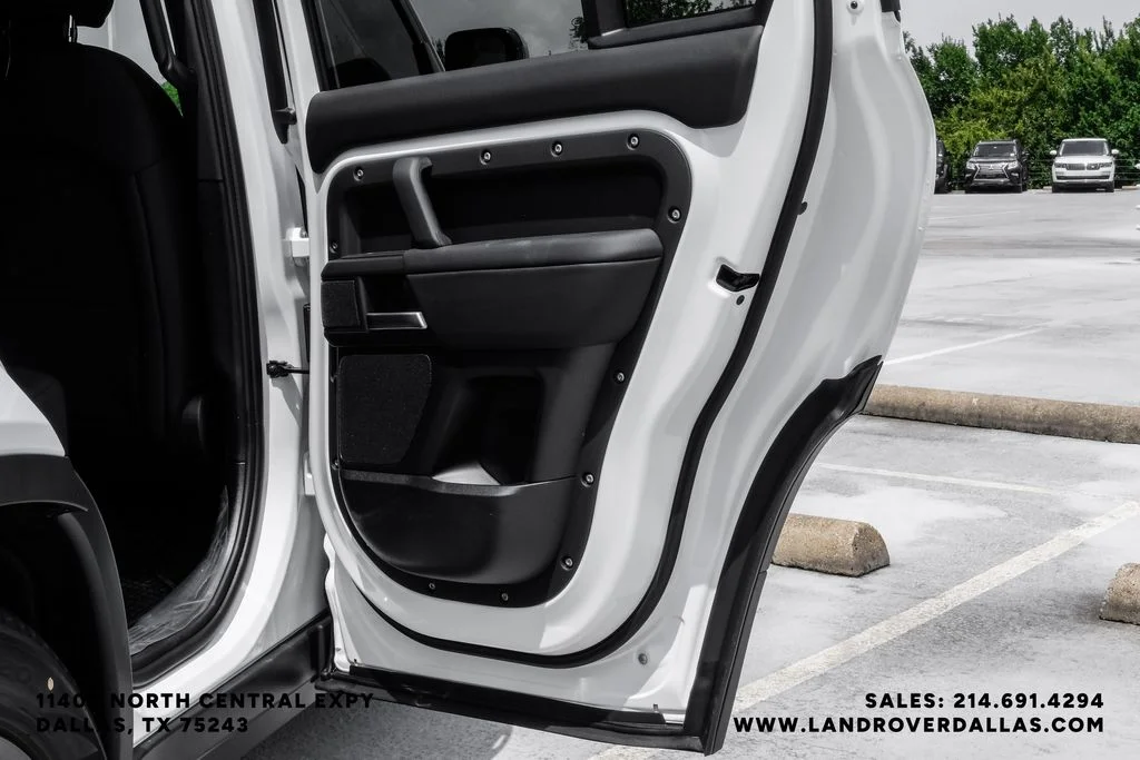New 2026 Fuji White Land Rover S image 51