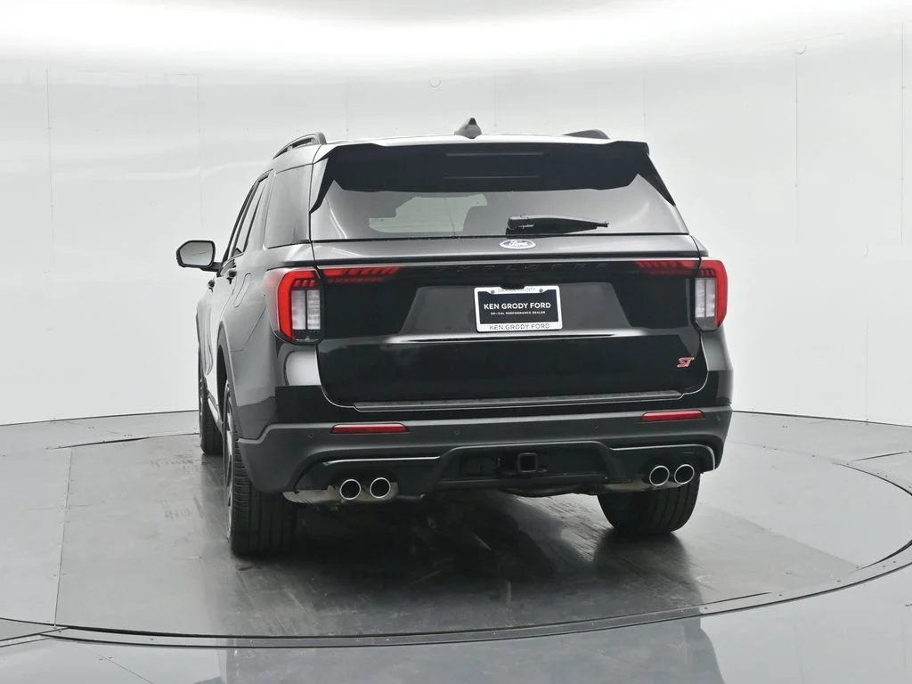 New 2026 Agate Black Metallic Ford ST image 12