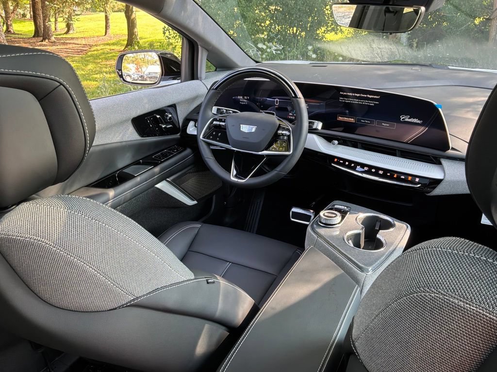 2027 Cadillac OPTIQ Luxury - Photo 34