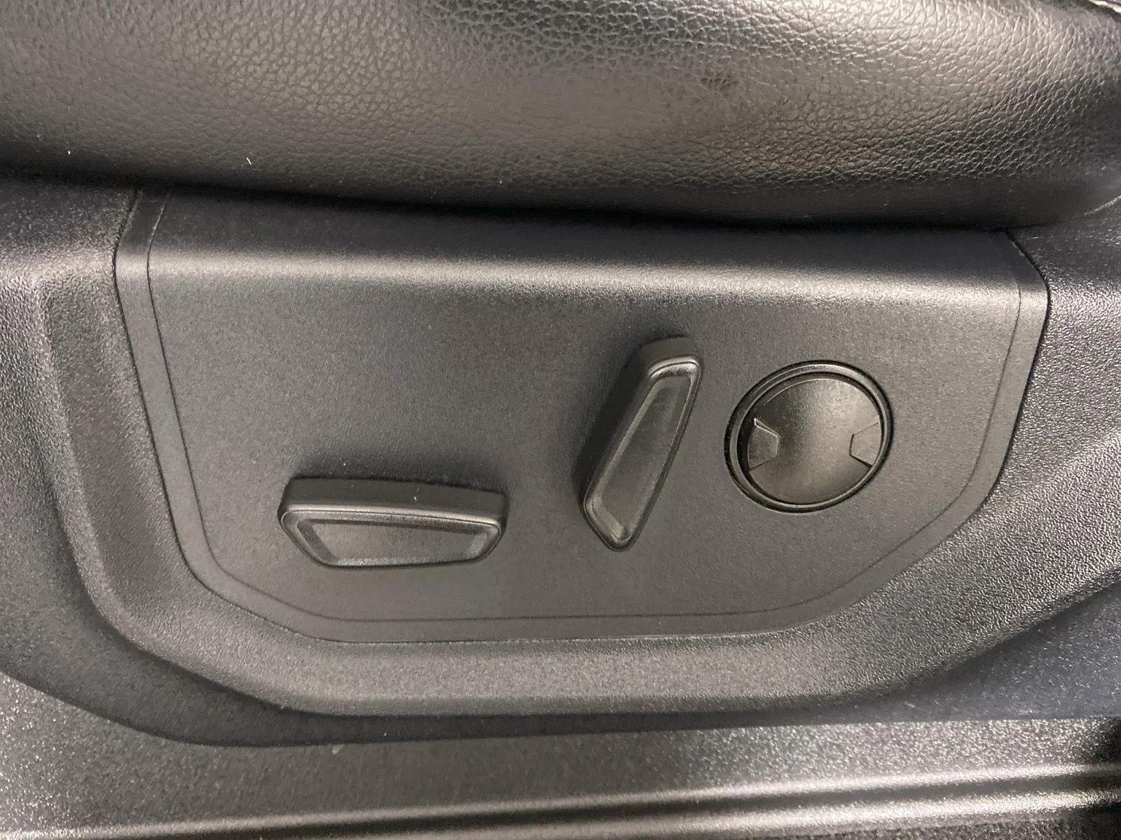 Used 2020 Blue Jeans Ford Lariat image 20