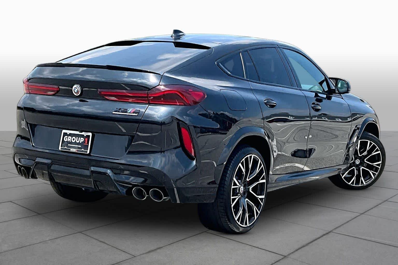 Used 2022 Black Sapphire Metallic BMW  image 13