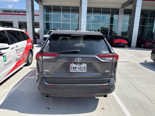 Used 2024  Toyota XLE image 4