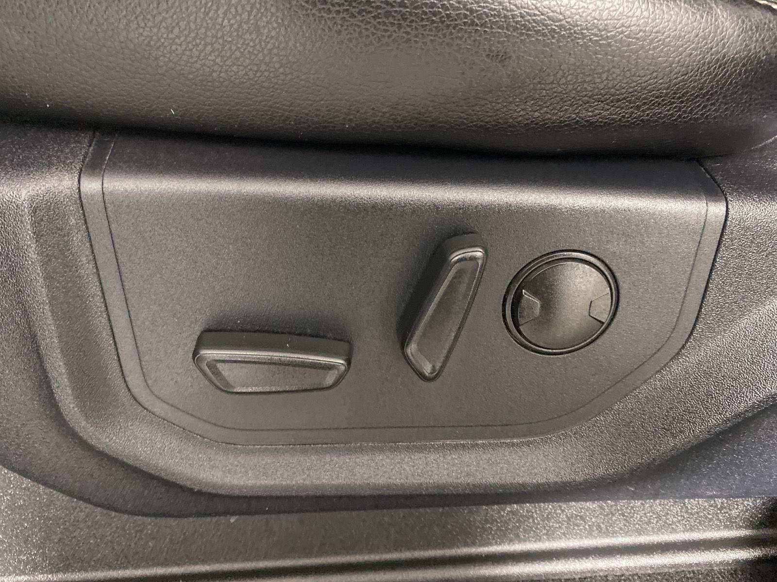 Used 2020 Blue Jeans Ford Lariat image 20