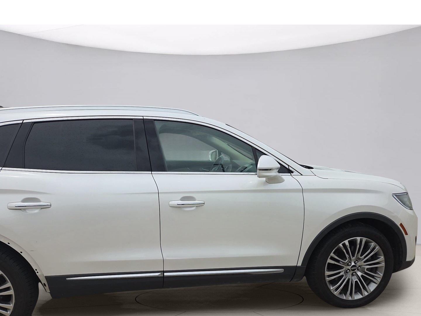 Used 2017 White Lincoln RESERVE image 6