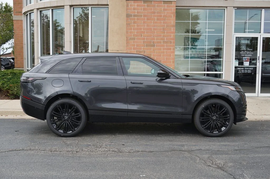 New 2026 Carpathian Grey Land Rover Belgravia Edition image 7