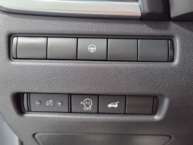 Used 2023 Gray Nissan Platinum image 30