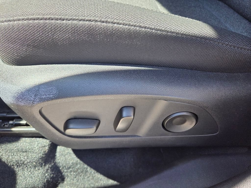 Used 2025 Summit White GMC FWD Elevation image 6