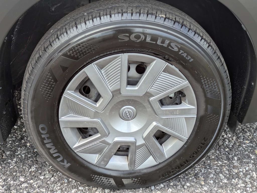 Used 2025 Gray Nissan S image 12