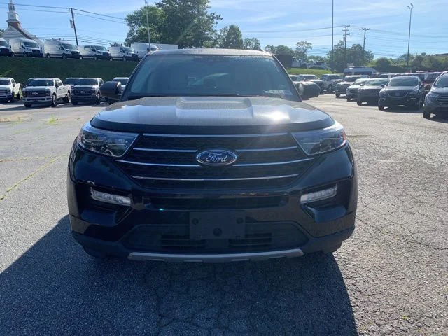 Used 2023 Agate Black Metallic Ford XLT image 3