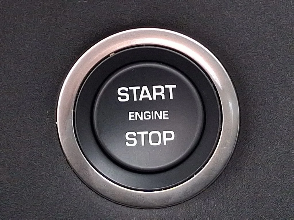 New 2026 Fuji White Land Rover Dynamic SE image 12
