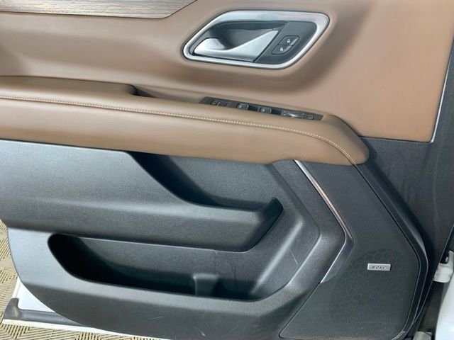 Used 2022 White Chevrolet High Country image 31