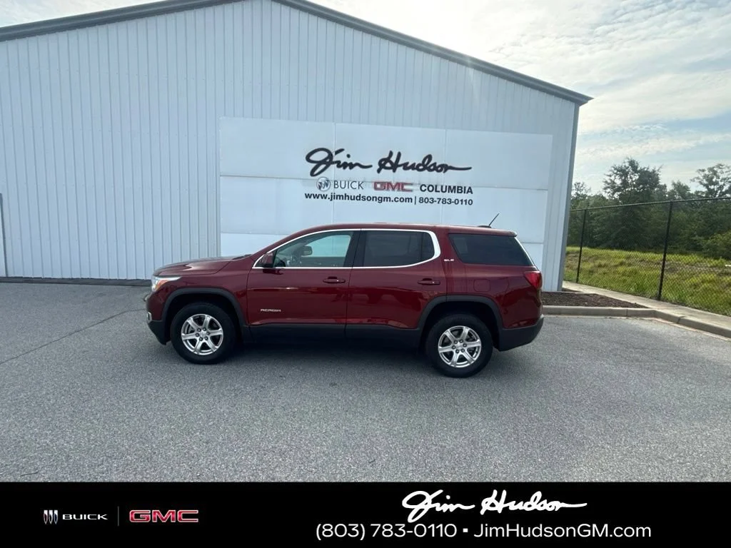 Used 2017 CRIMSON RED TINTCOAT GMC SLE image 2