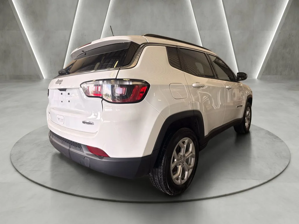 Used 2024 White Jeep Latitude image 7