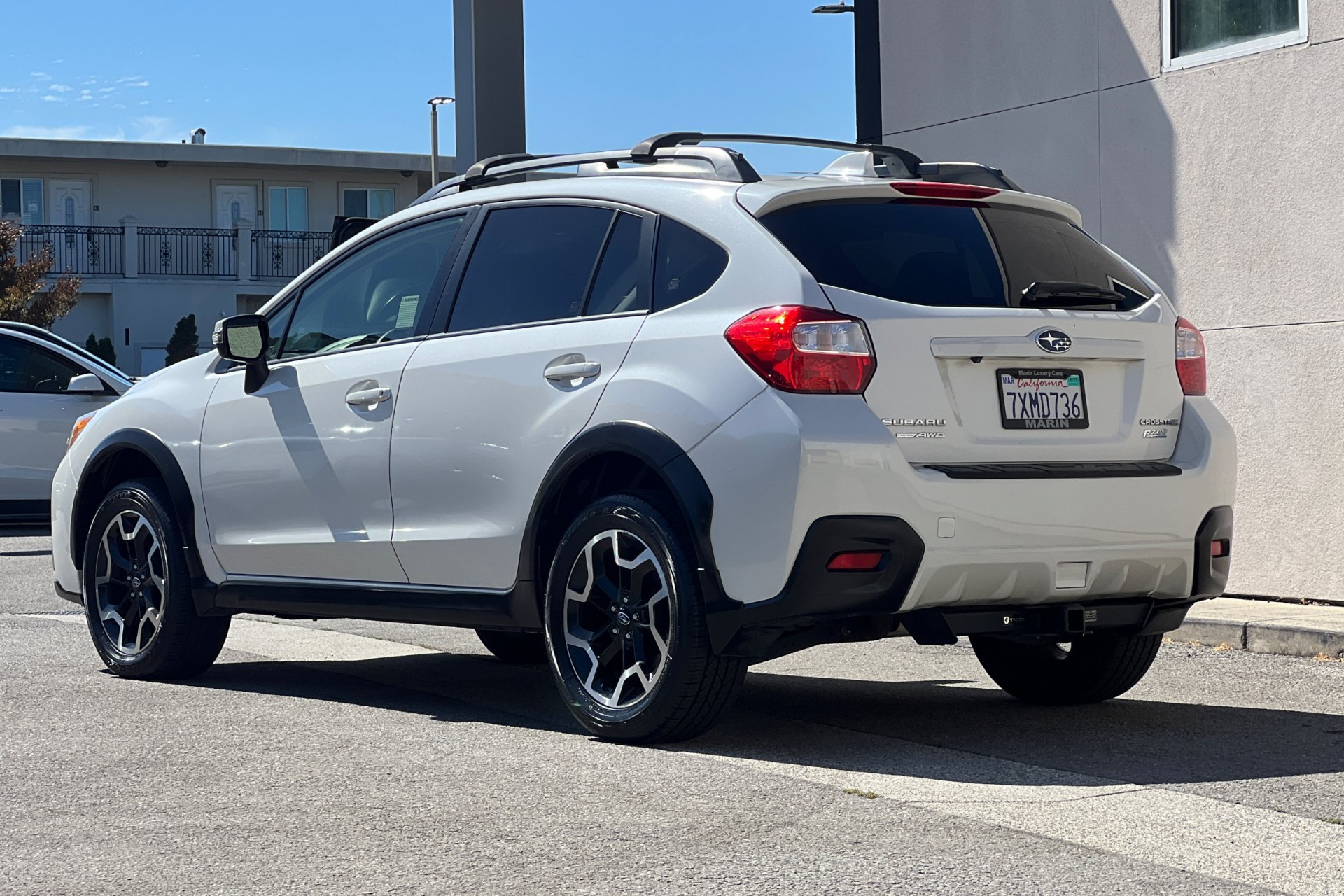 Used 2017 Crystal White Pearl Subaru Limited image 6