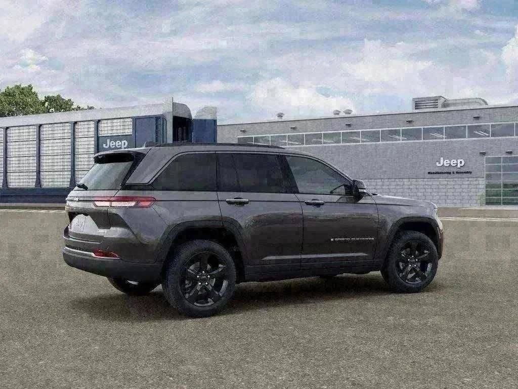New 2026 Baltic Gray Metallic Clear-Coat Exterior Paint Jeep Limited image 83