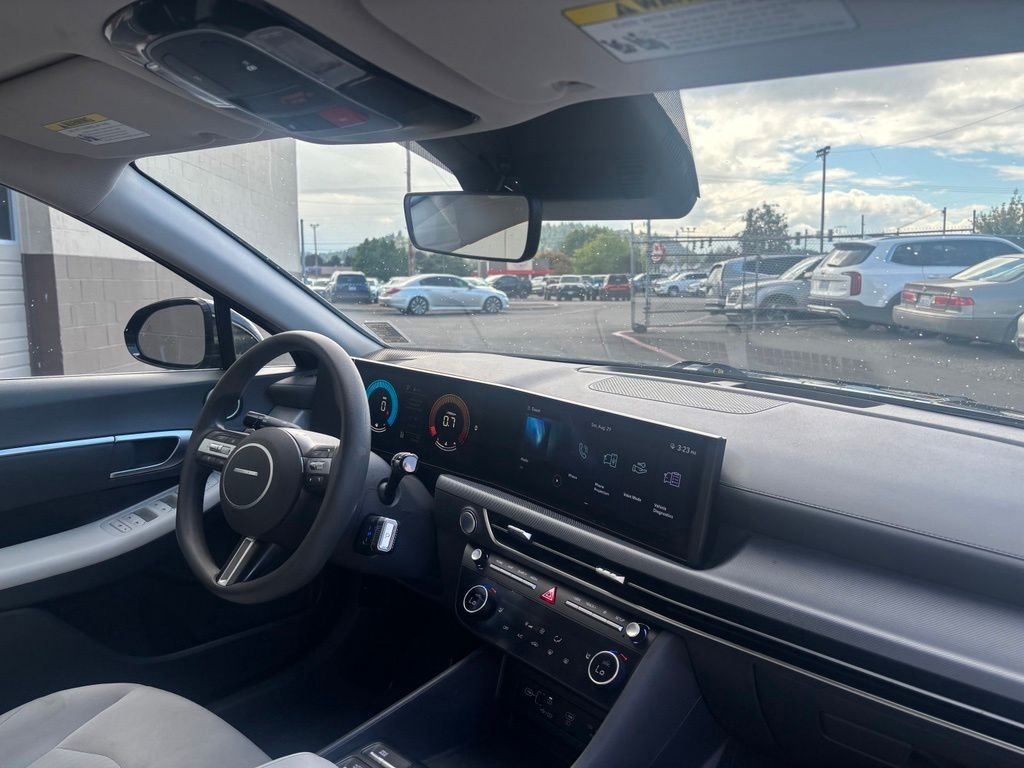 Used 2025 Black Hyundai SEL image 14
