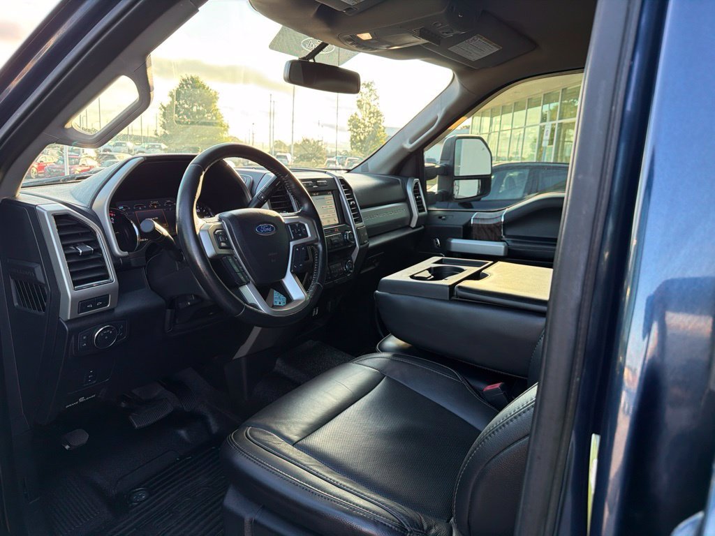 Used 2019 Blue Ford Lariat image 17