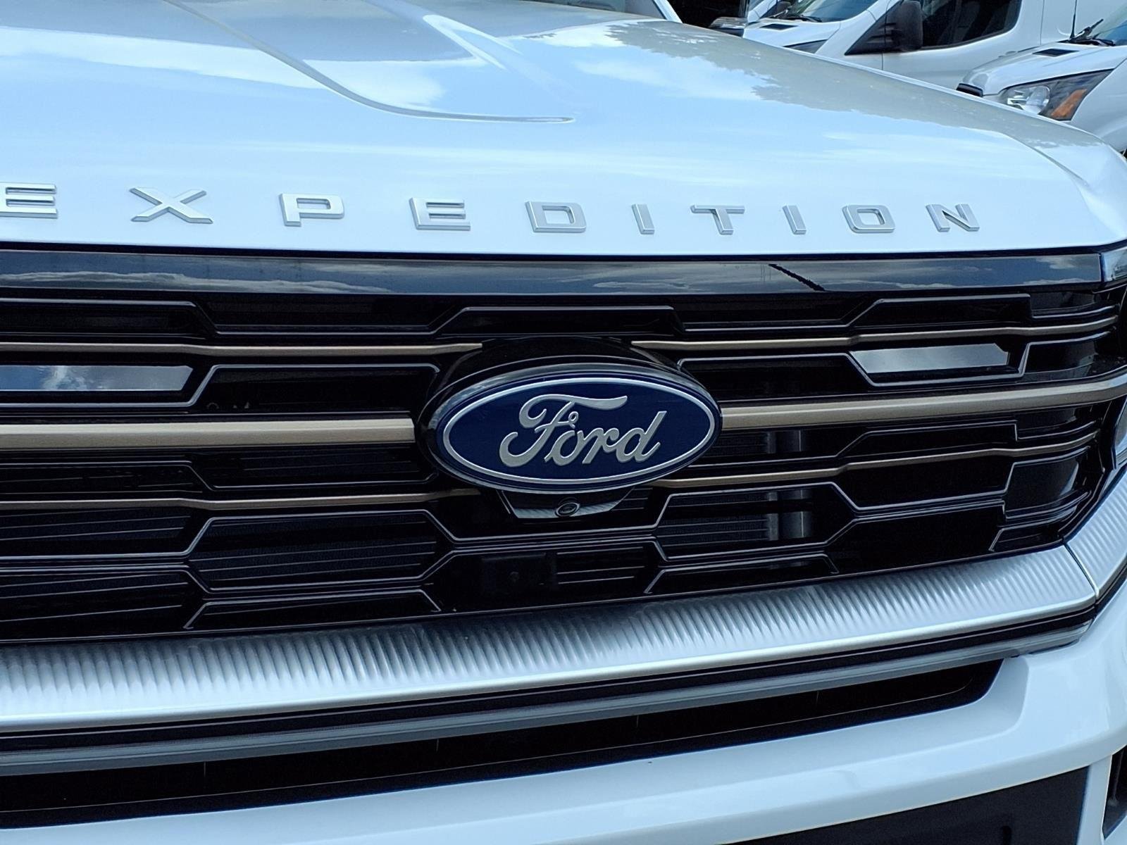 New 2026 Oxford White Ford MAX King Ranch® image 14