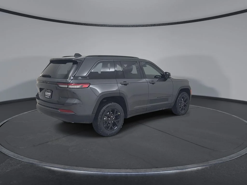 New 2026 Baltic Gray Metallic Clear-Coat Exterior Paint Jeep Altitude image 15