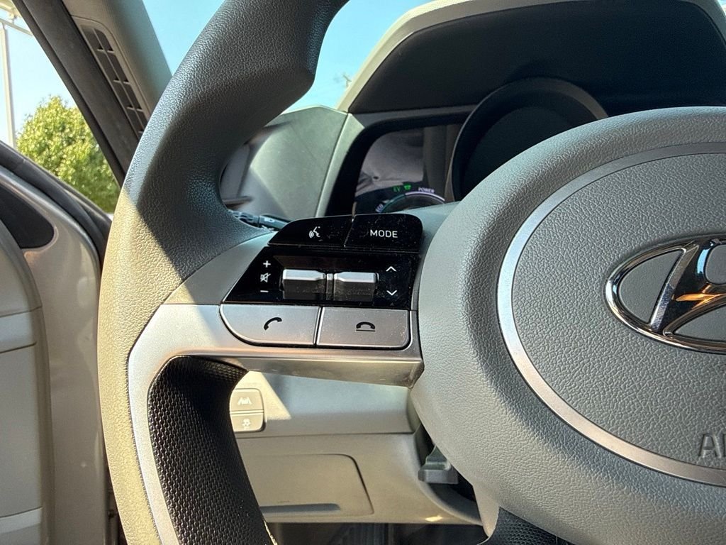 Used 2021 Silver Hyundai Blue image 9