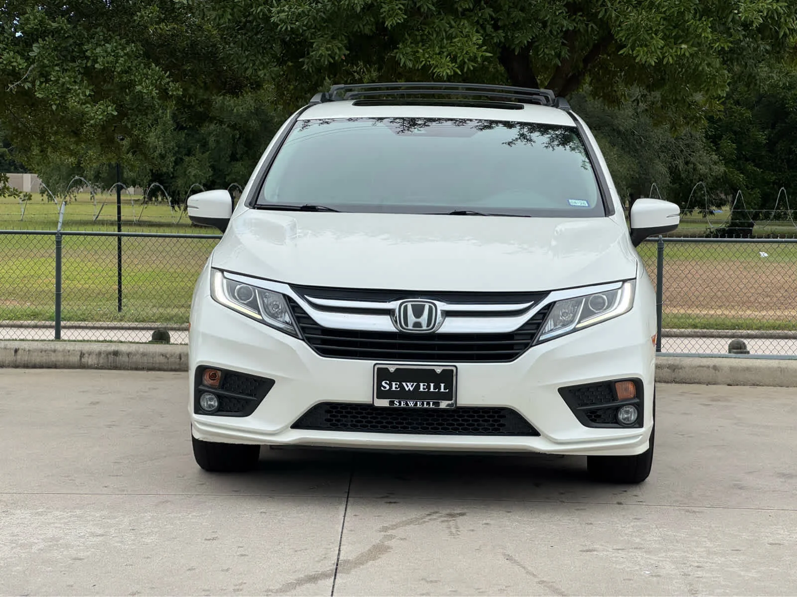 Used 2018 White Diamond Pearl Honda EX-L image 2