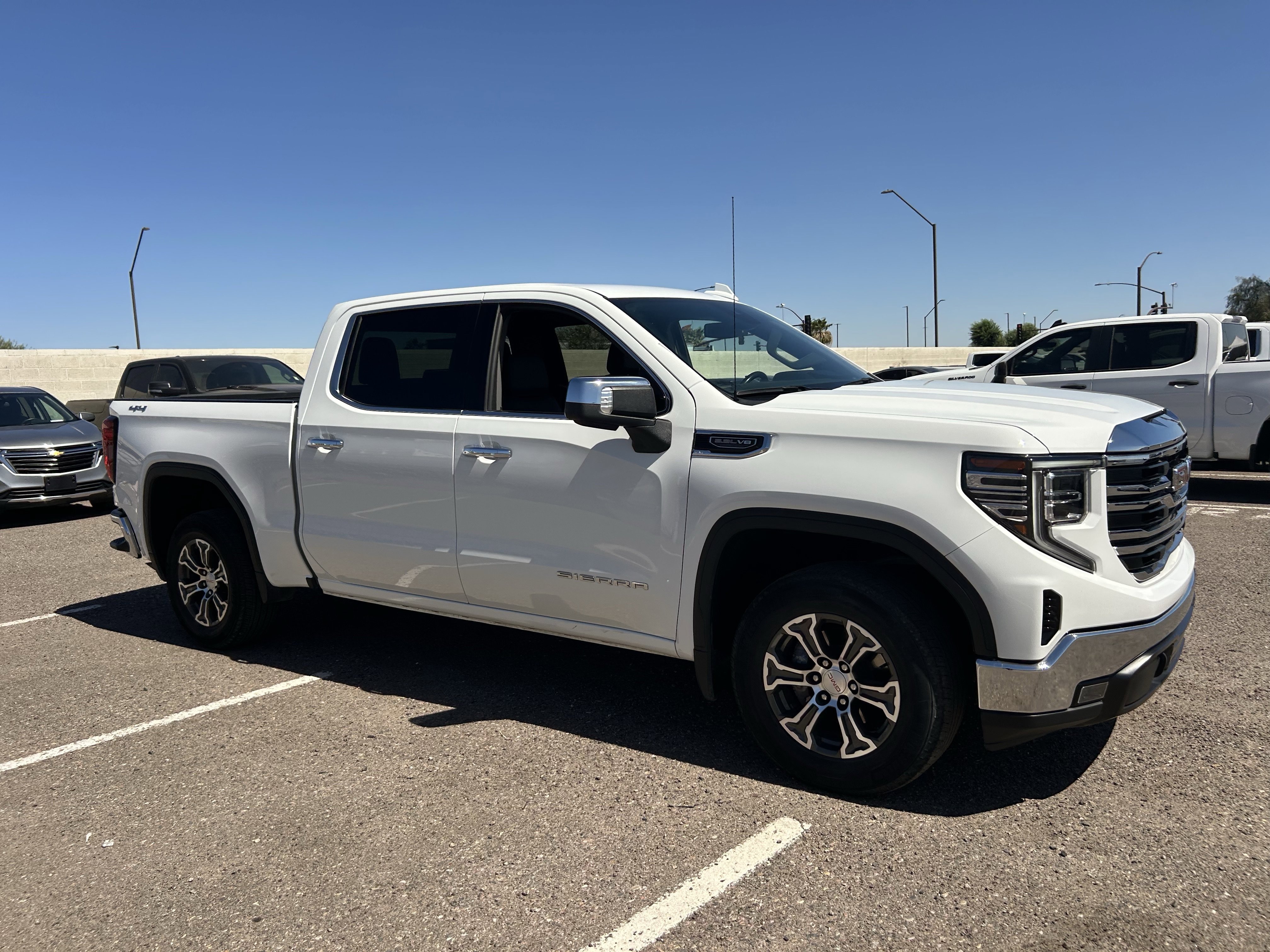 2025 GMC Sierra 1500 SLT - Photo 6