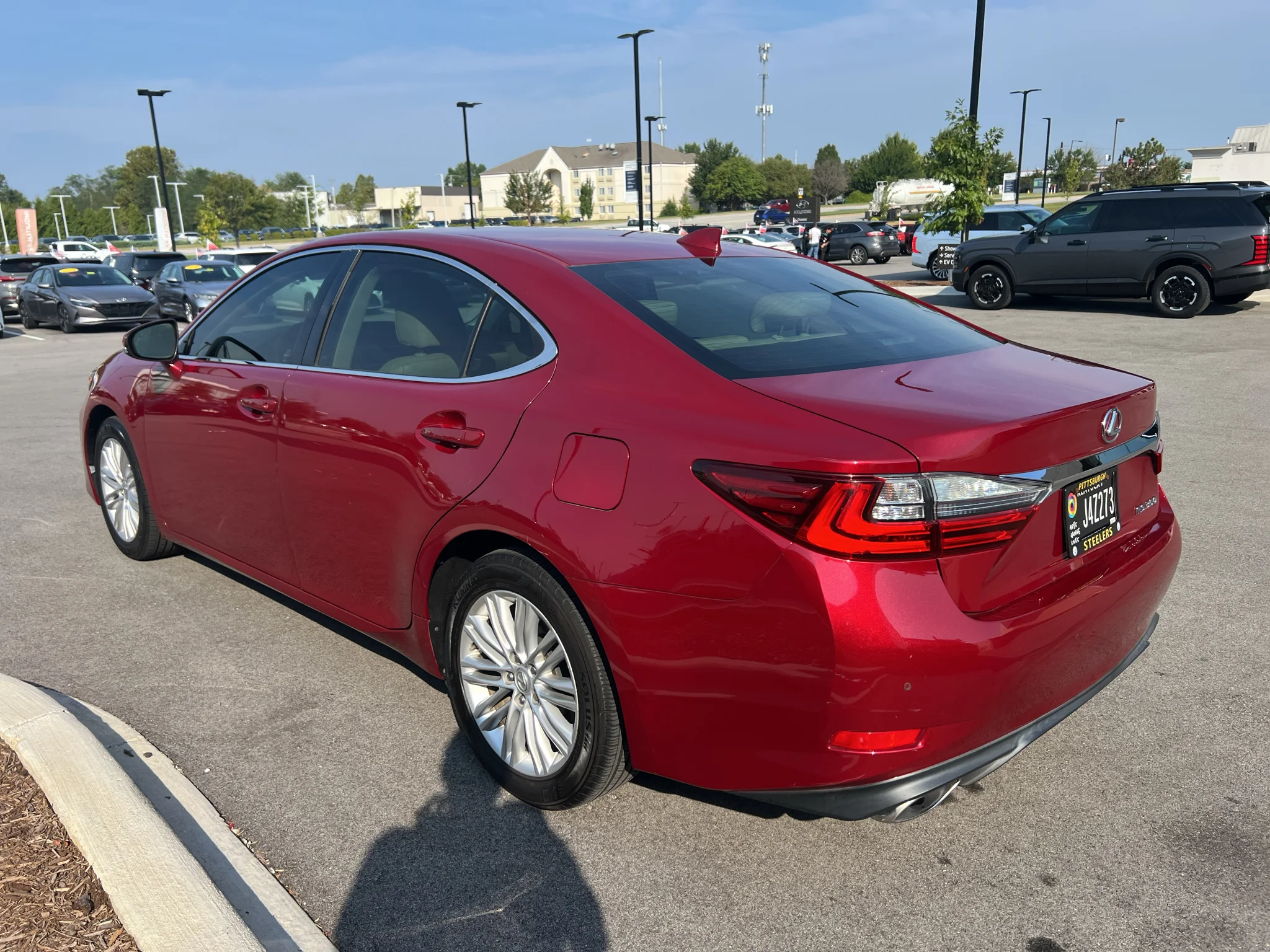 Used 2017 Matador Red Mica Lexus Base image 21